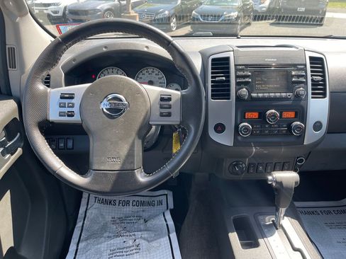 Used 2014 Nissan Frontier PRO-4X AWD/4WD image 18