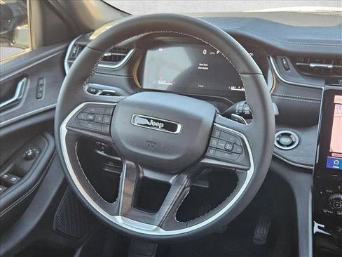 New 2025 Jeep Grand Cherokee L Limited w/ Black Appearance Package image 10