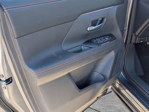 New 2025 Nissan Kicks SR FWD image 15