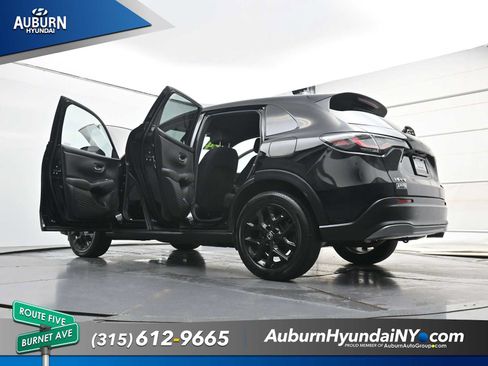 Used 2024 Honda HR-V Sport image 32