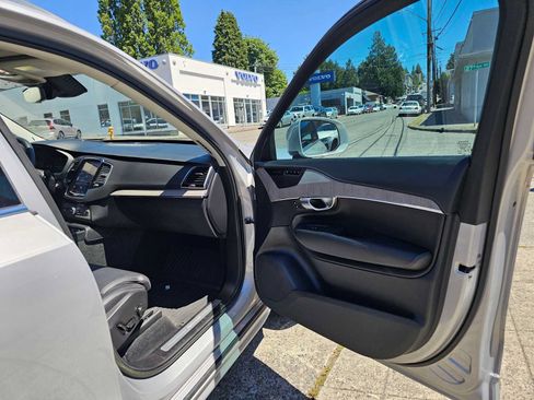 Used 2023 Volvo XC90 T8 Ultimate w/ Protection Package Premier AWD/4WD image 10