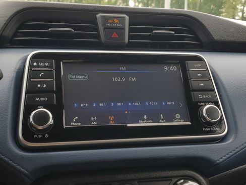 Used 2025 Nissan Versa SV image 21