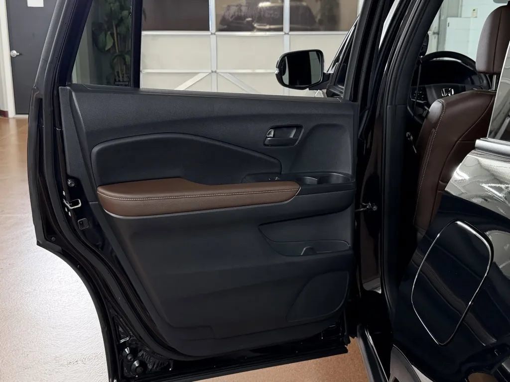 Used 2025 Honda Passport EX-L image 33