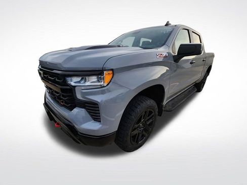 Used 2024 Chevrolet Silverado 1500 LT Trail Boss w/ Convenience Package II image 3