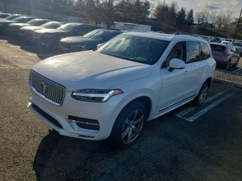 Certified 2024 Volvo XC90 B5 Core image 2
