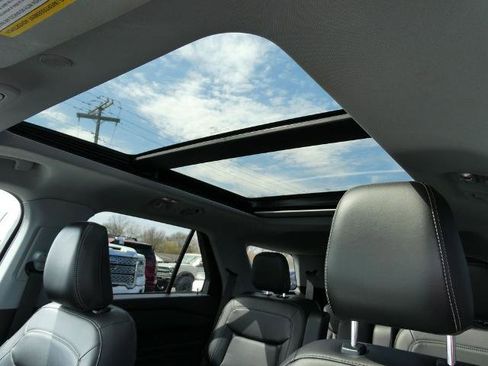 Certified 2023 Ford Explorer XLT w/ Equipment Group 202A image 27