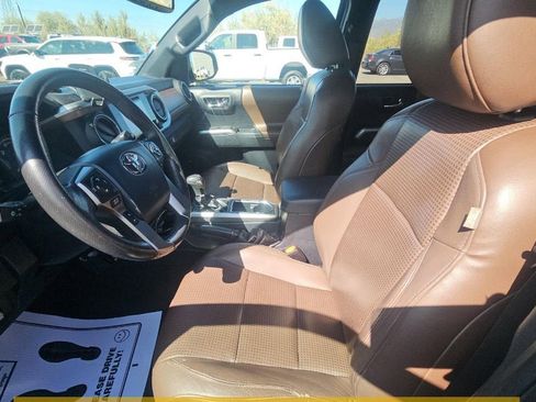 Used 2017 Toyota Tacoma Limited w/ Tow Package image 7