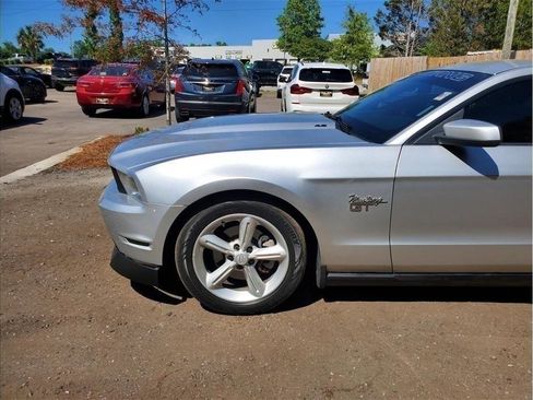 Used 2010 Ford Mustang GT Premium RWD image 4