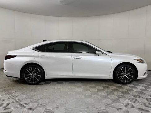 Used 2025 Lexus ES 350 w/ Premium Package FWD image 10