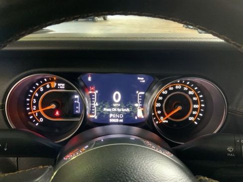 Used 2023 Jeep Gladiator Overland AWD/4WD image 17