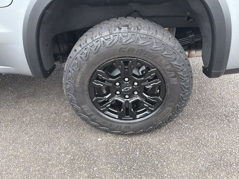 Used 2024 Chevrolet Silverado 1500 ZR2 w/ Technology Package image 25