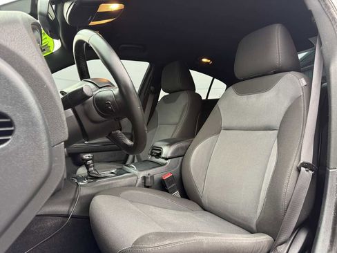 Used 2017 Dodge Charger SE w/ Blacktop Package image 18