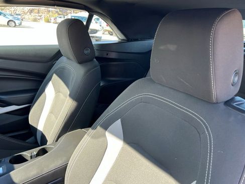 Used 2020 Chevrolet Camaro LT w/ Technology Package image 16