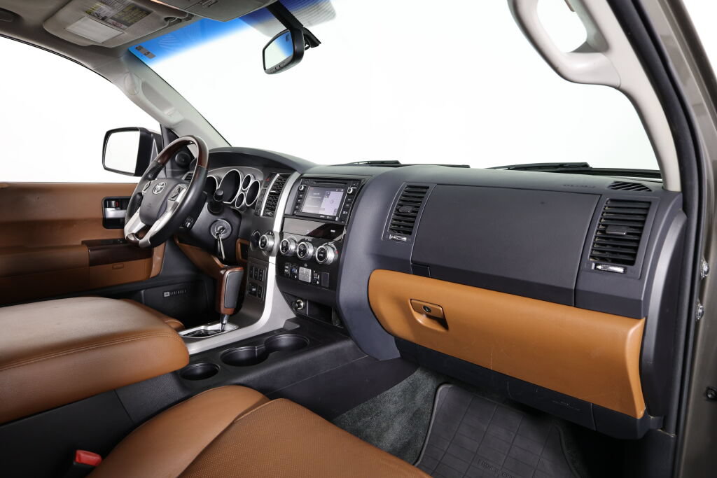 Used 2014 Toyota Sequoia Platinum AWD/4WD image 28