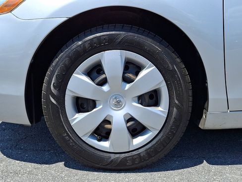 Used 2009 Toyota Camry FWD image 9