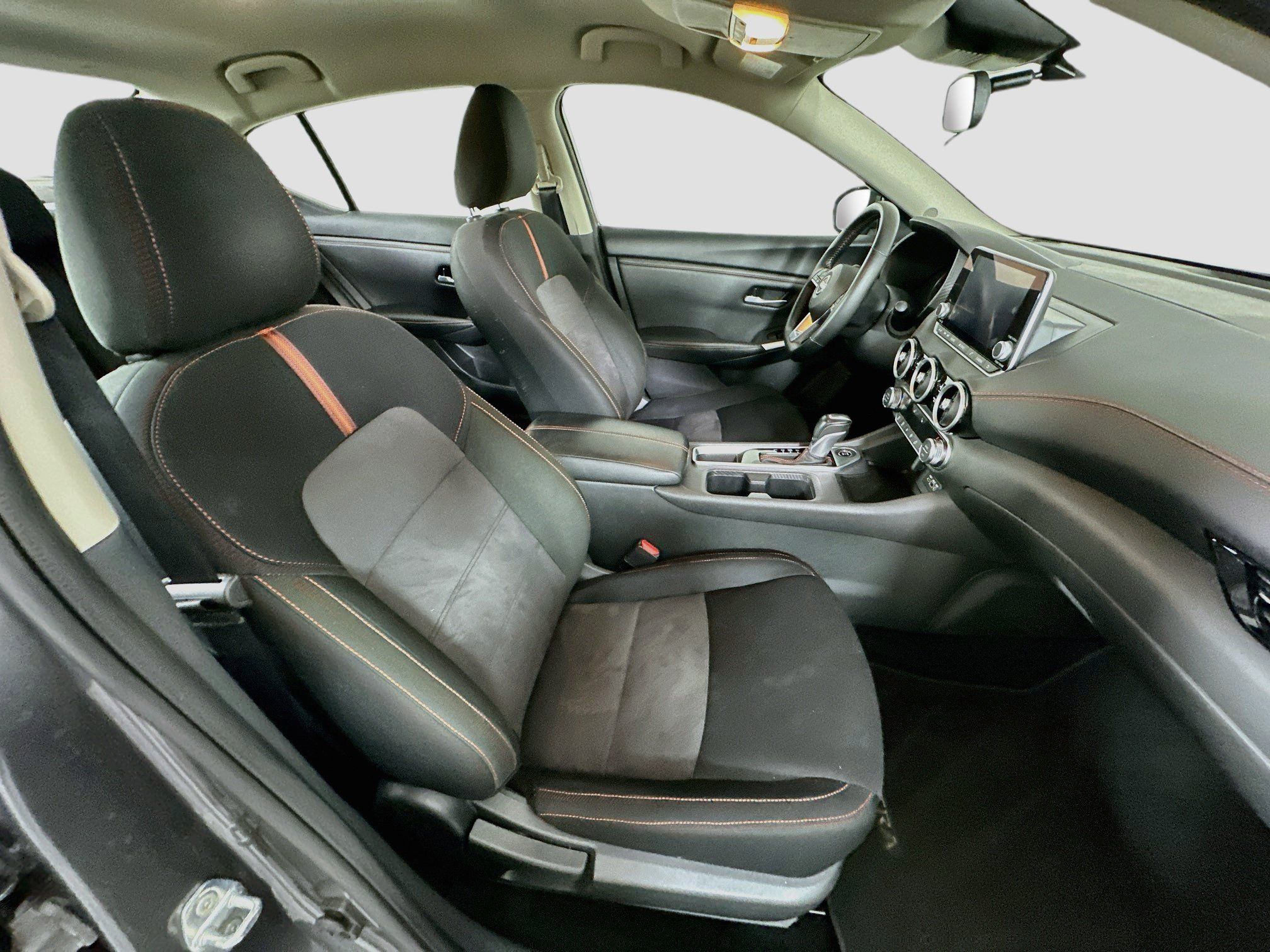 Used 2025 Nissan Sentra SR FWD image 29