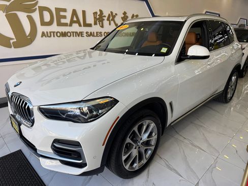 Used 2023 BMW X5 xDrive40i w/ Premium Package AWD/4WD image 4