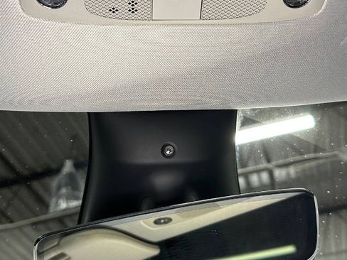 Used 2023 Tesla Model Y Performance image 36