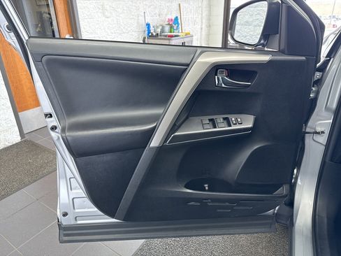 Certified 2018 Toyota RAV4 XLE image 36