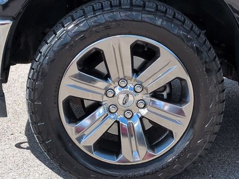 Used 2019 Ford F150 XLT w/ Equipment Group 302A Luxury AWD/4WD image 14