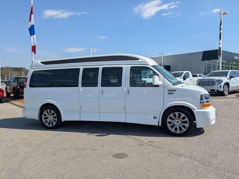 New 2026 Chevrolet Express 2500 Extended w/ Driver Convenience Package image 7