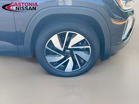 Used 2025 Volkswagen Atlas SE AWD/4WD image 41