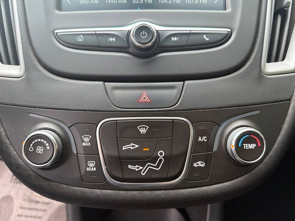 Certified 2018 Chevrolet Malibu LS FWD image 19