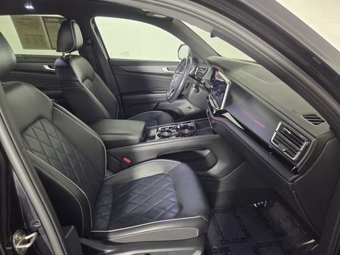 Used 2024 Volkswagen Atlas Cross Sport SEL Premium R-Line AWD/4WD image 30