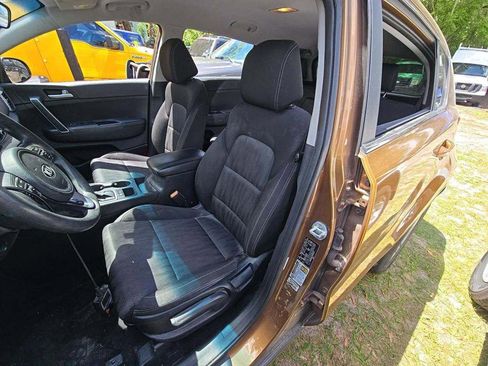 Used 2017 Kia Sportage LX FWD image 4