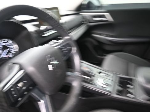 Used 2022 Volkswagen Atlas Cross Sport SE FWD image 9