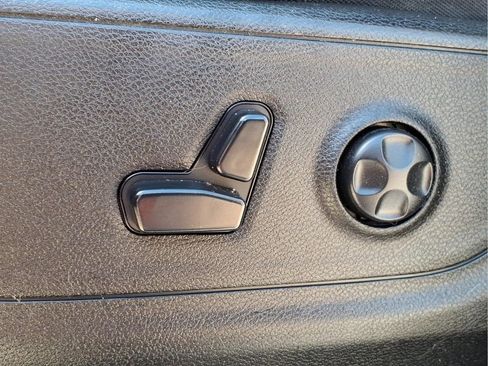 Used 2019 RAM 1500 Big Horn AWD/4WD image 17
