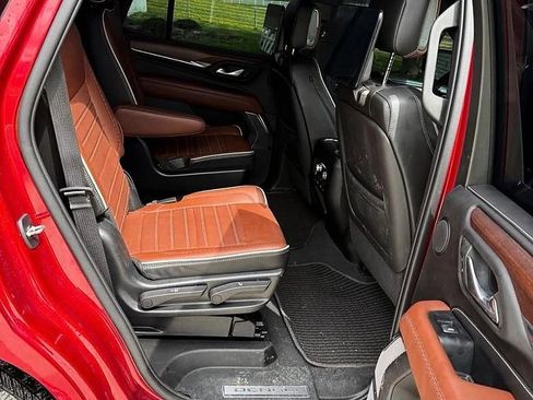 Used 2023 GMC Yukon Denali Ultimate AWD/4WD image 17