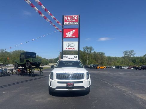 Used 2020 Kia Telluride LX AWD/4WD image 3