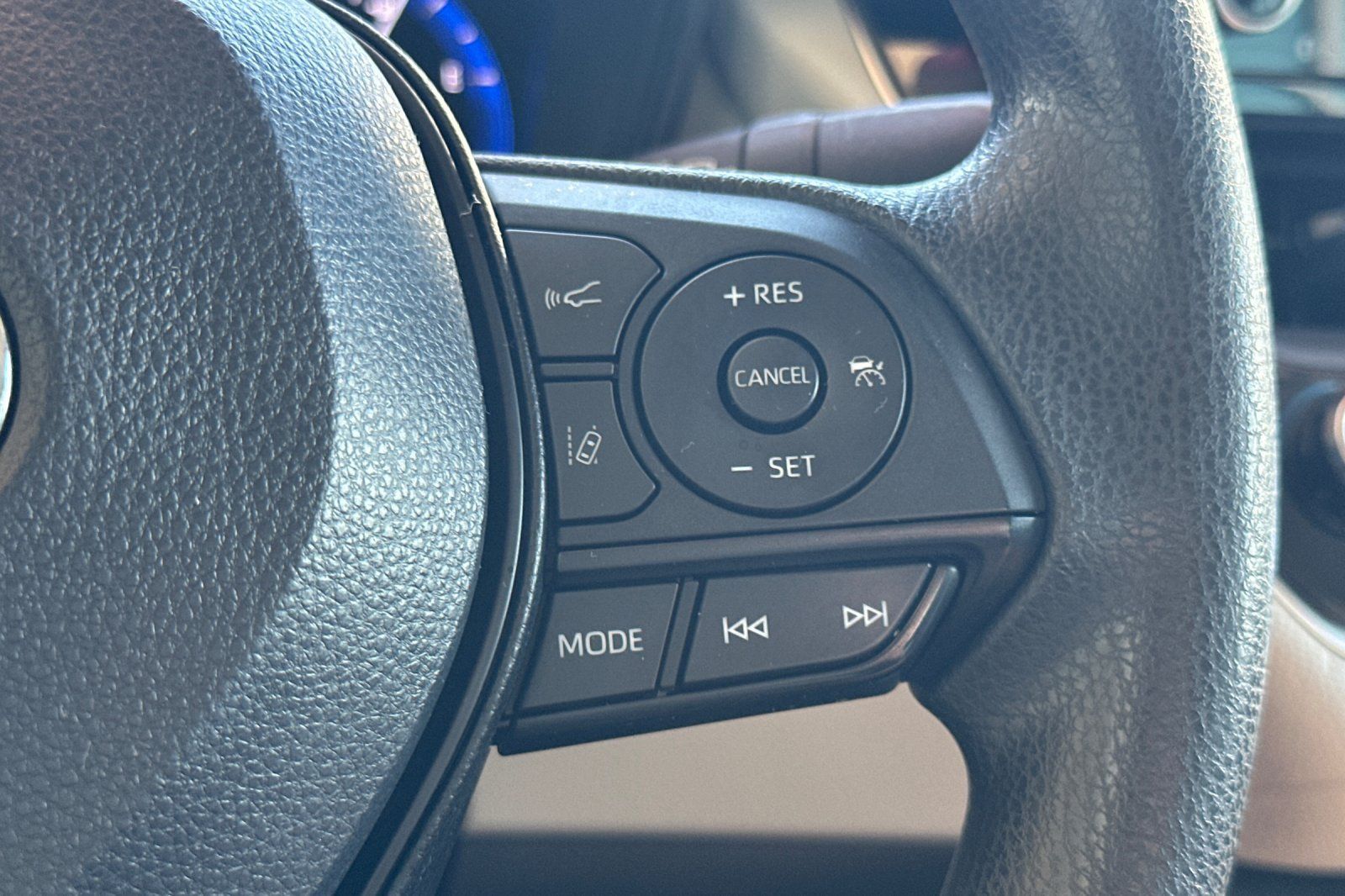 Used 2022 Toyota Corolla LE FWD image 27