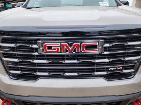 New 2026 GMC Acadia AT4 w/ Luxury Package image 10