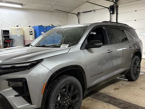 New 2026 Chevrolet Traverse RS w/ LPO, Floor Liner Package image 3
