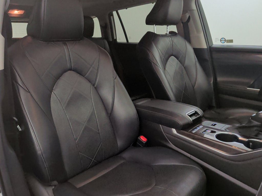 Used 2021 Toyota Highlander Platinum AWD/4WD image 17