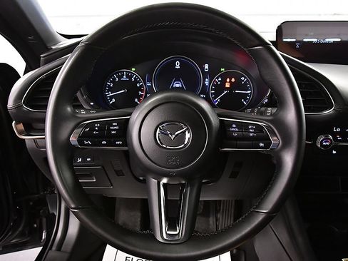 Used 2025 MAZDA MAZDA3 2.5 S Hatchback w/ Premium Pkg FWD image 17