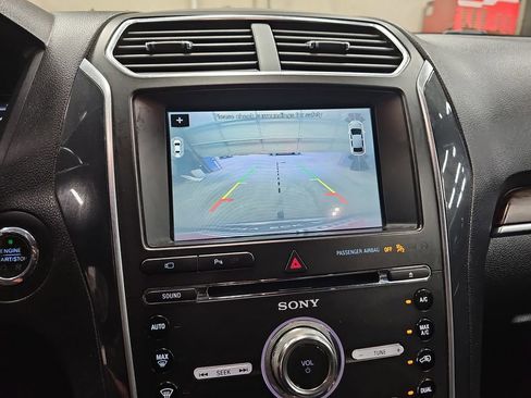 Used 2018 Ford Explorer Limited AWD/4WD image 23