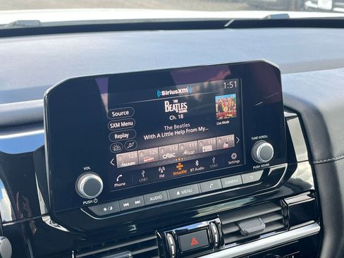 Used 2025 Nissan Pathfinder SV image 20