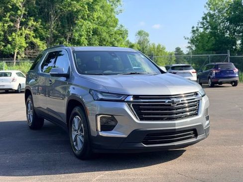 Used 2023 Chevrolet Traverse LT AWD/4WD image 4