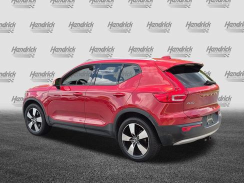 Used 2019 Volvo XC40 T4 Momentum FWD image 8