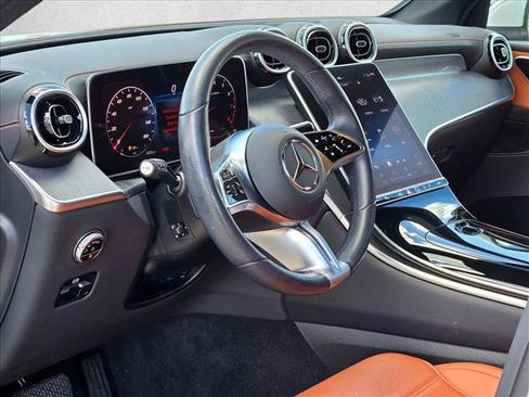 Used 2024 Mercedes-Benz GLC 300 image 9
