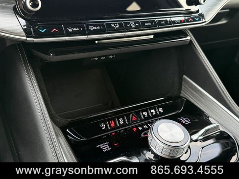 Used 2024 Jeep Wagoneer Series II w/ Convenience Group I AWD/4WD image 30