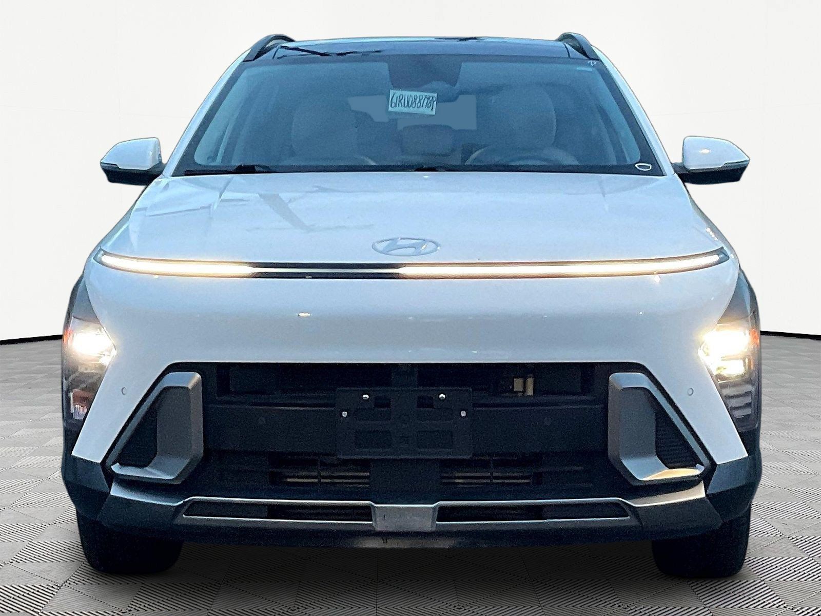 Used 2024 Hyundai Kona Limited AWD/4WD image 2