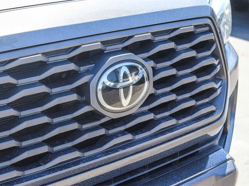 Used 2022 Toyota Tacoma TRD Sport w/ Technology Package image 9