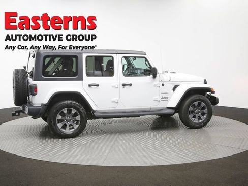 Used 2018 Jeep Wrangler Unlimited Sahara AWD/4WD image 39