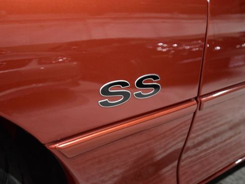 Used 2002 Chevrolet Camaro Z28 w/ SS Performance/Appearance Pkg RWD image 7