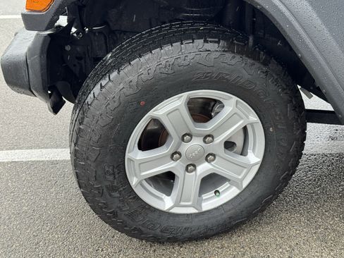 Used 2018 Jeep Wrangler Unlimited Sport S image 37