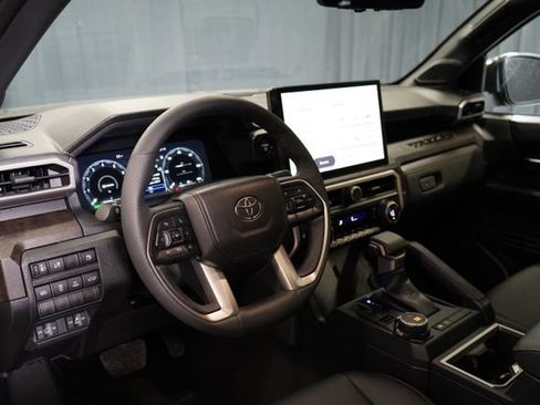 Used 2025 Toyota Tacoma Limited AWD/4WD image 14